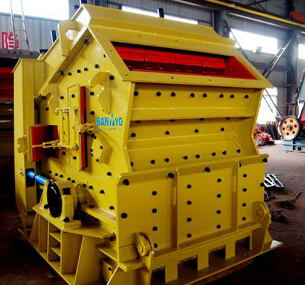 大型反击式破碎机